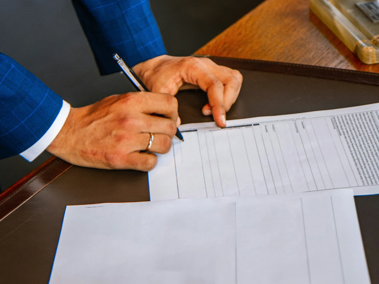 Completing an authentication request form